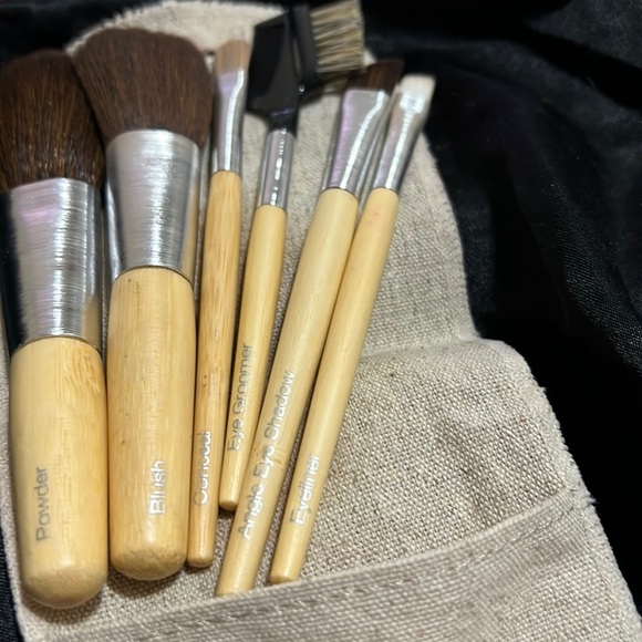 Makeup brushes - Picture 2 of 6